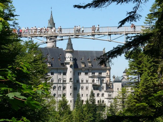 800px-20050619_130750_Marienbruecke_Neuschwanstein